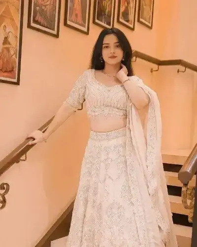 Escort Madakasira